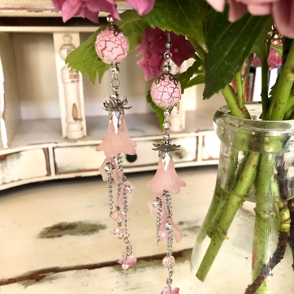NWT NEW!! Handcrafted Long Floral Pink Silver Dangle Earrings